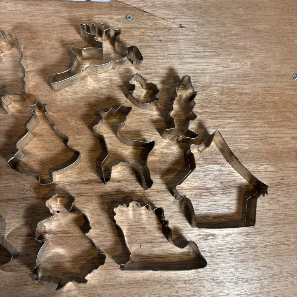 Williams Sonoma Christmas Cookie Cutter Set 12 Piece Santa Workshop Tin 4777405